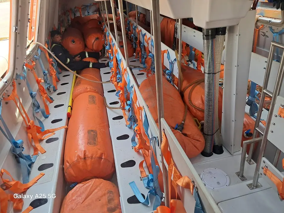 Enclosed Lifeboat Installation, Commissioning & Load Test – Ras Al Khaimah, photo 5