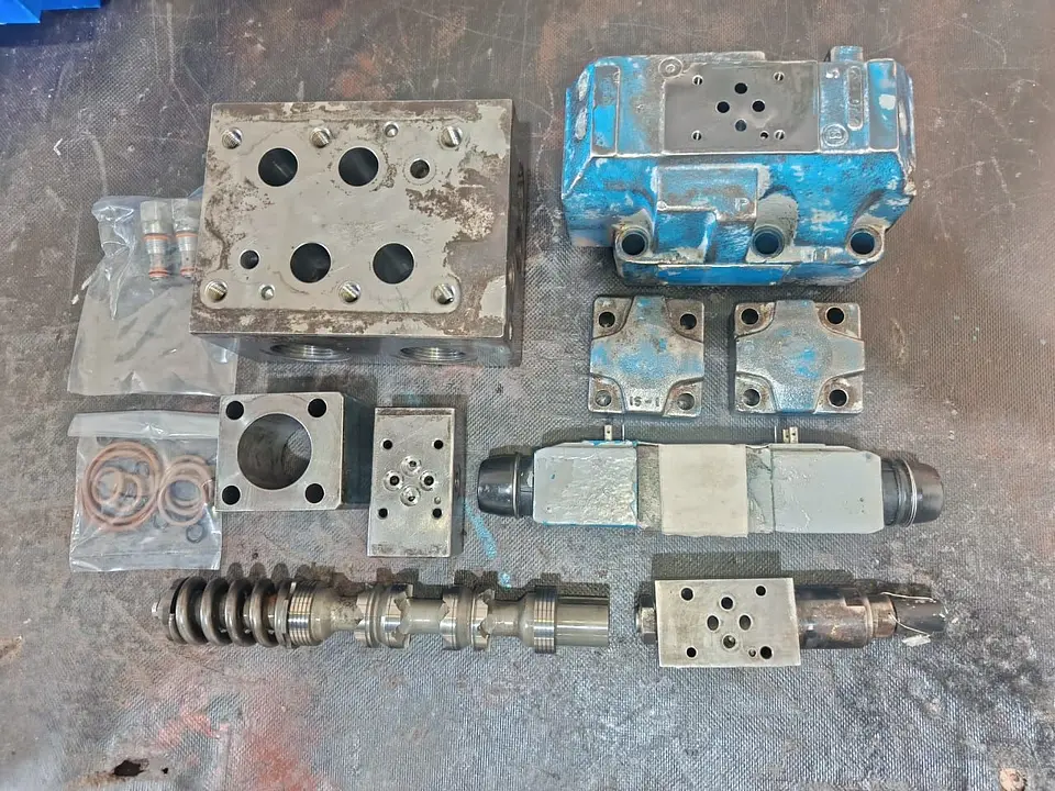 Winch, Shark Jaw & Davit Hydraulics Overhaul – Dubai Maritime City, photo 8