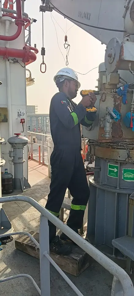 Winch, Shark Jaw & Davit Hydraulics Overhaul – Dubai Maritime City, photo 13
