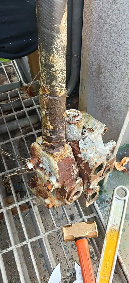 Winch, Shark Jaw & Davit Hydraulics Overhaul – Dubai Maritime City, photo 17
