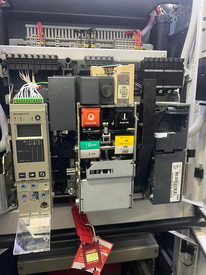 Air Circuit Breaker (ACB) Testing – Dubai Drydocks, photo 4