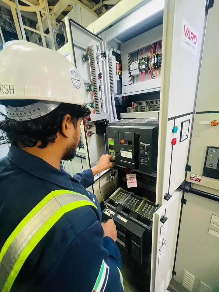 Air Circuit Breaker (ACB) Testing – Dubai Drydocks, photo 5