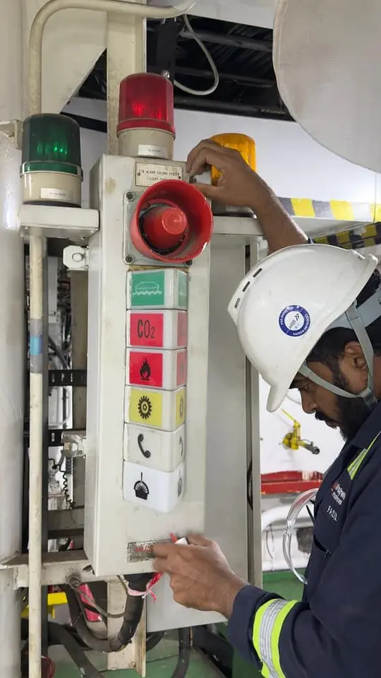Signal Light Column Installation & Overhaul – Khalifa Port, Abu Dhabi, photo 6
