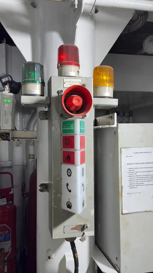 Signal Light Column Installation & Overhaul – Khalifa Port, Abu Dhabi, photo 7