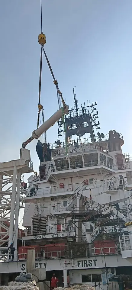 Provisions Crane Luffing & Knuckle Cylinder Overhaul – Hamriyah Port, photo 4