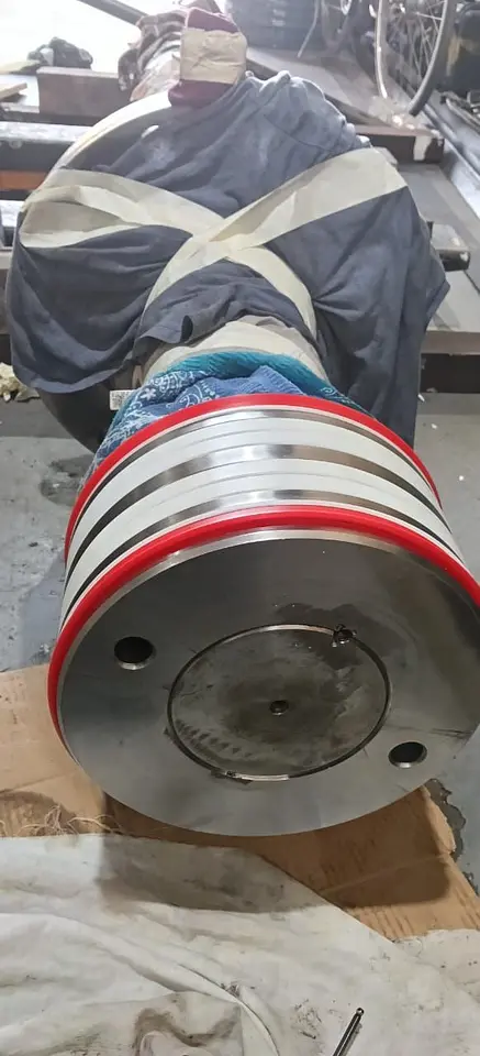 Provisions Crane Luffing & Knuckle Cylinder Overhaul – Hamriyah Port, photo 8