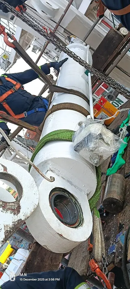 Provisions Crane Luffing & Knuckle Cylinder Overhaul – Hamriyah Port, photo 14