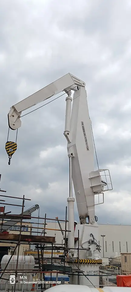 Provisions Crane Luffing & Knuckle Cylinder Overhaul – Hamriyah Port, photo 16