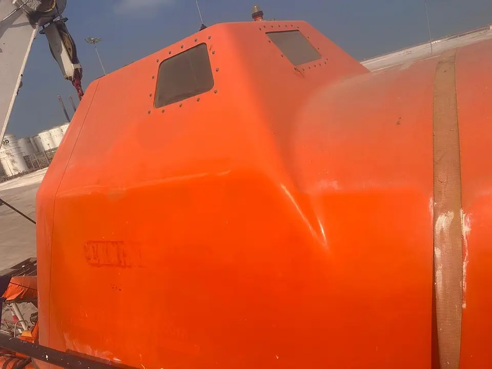 Lifeboat Polishing – Khalifa Port, Abu Dhabi, photo 6