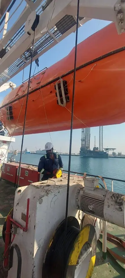 Lifeboat Polishing – Khalifa Port, Abu Dhabi, photo 9