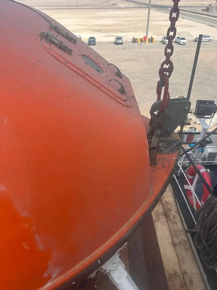 Lifeboat Polishing – Khalifa Port, Abu Dhabi, photo 12