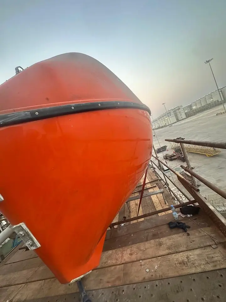 Lifeboat Polishing – Khalifa Port, Abu Dhabi, photo 14