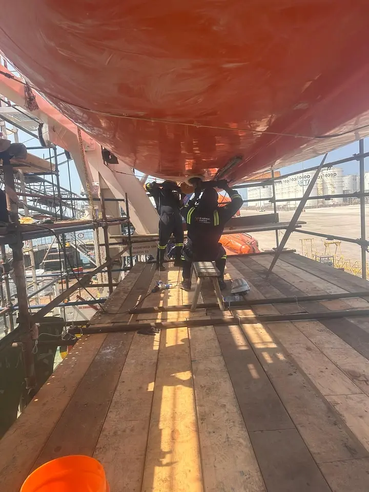 Lifeboat Polishing – Khalifa Port, Abu Dhabi, photo 15