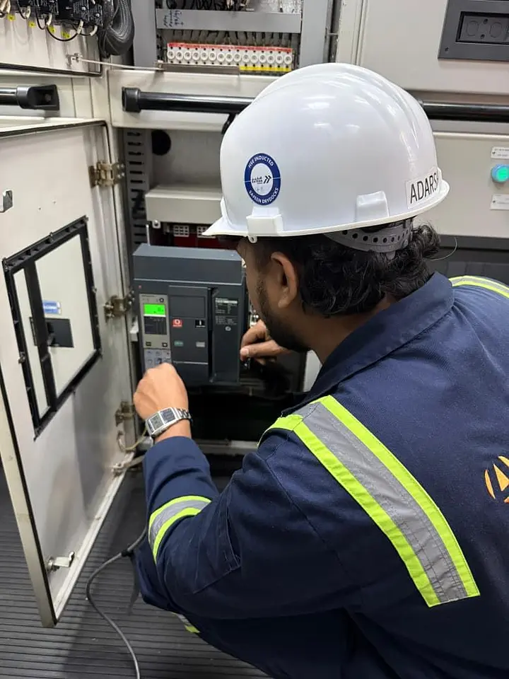 Schneider Masterpact ACB Testing & Servicing – Dubai Maritime City, photo 1