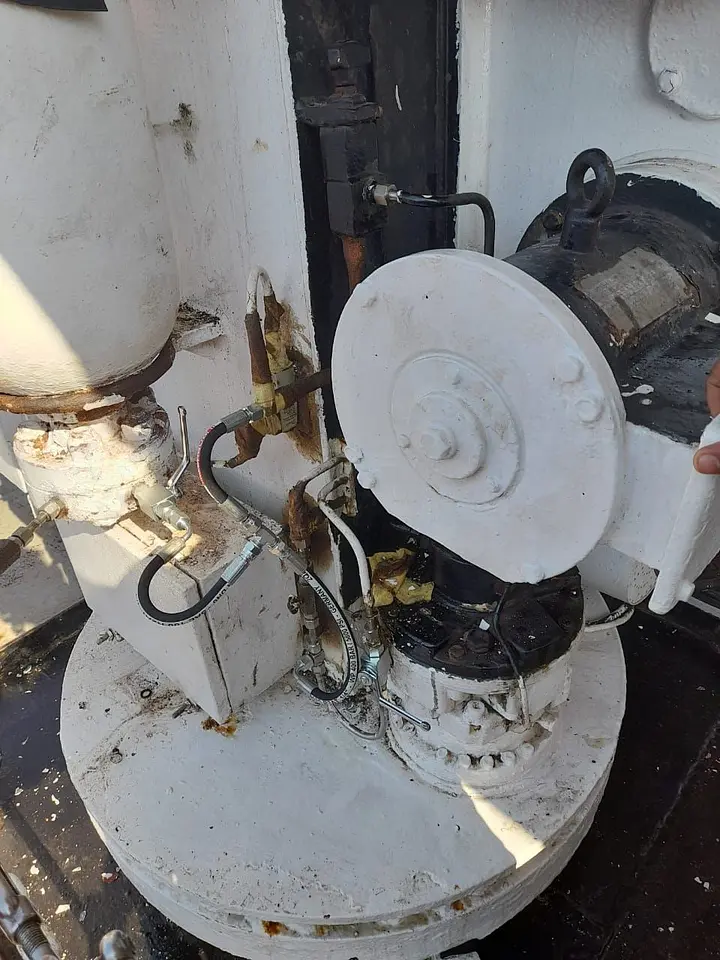Fast Rescue Boat Davit Accumulator Pipeline Modification, photo 5