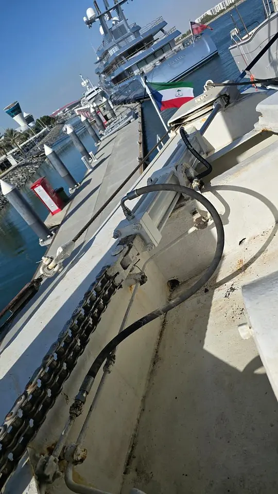 Yacht Deck Crane Direction Control Valve Overhaul – Yas Island, photo 2