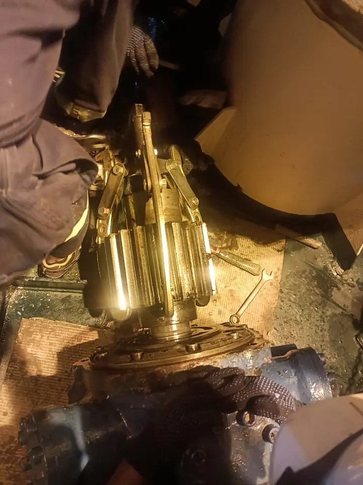 AFT MOORING WINCHES, photo 4