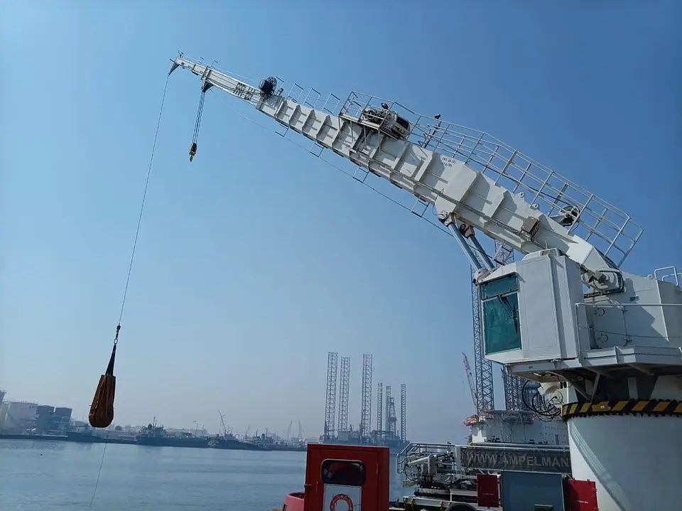 Crane Load Test (Auxiliary Hook & Man-Rider) – Albwardy Damen, Hamriyah, photo 1