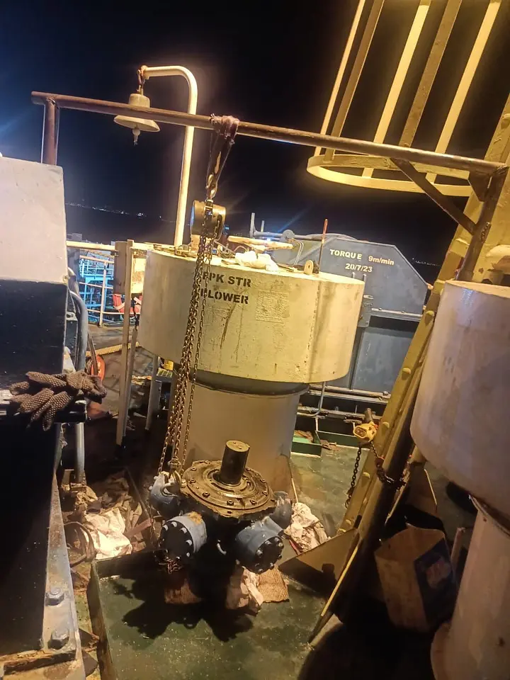 AFT MOORING WINCHES, photo 8