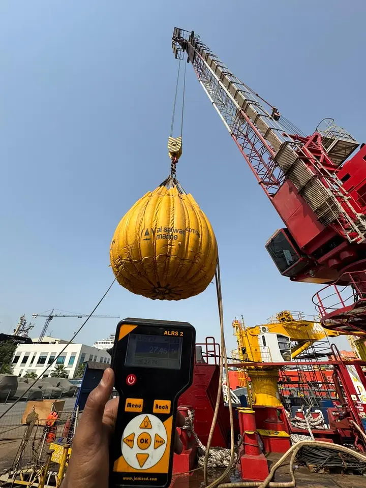 Pedestal Crane Load Test – Hamriyah Port, Sharjah, photo 1