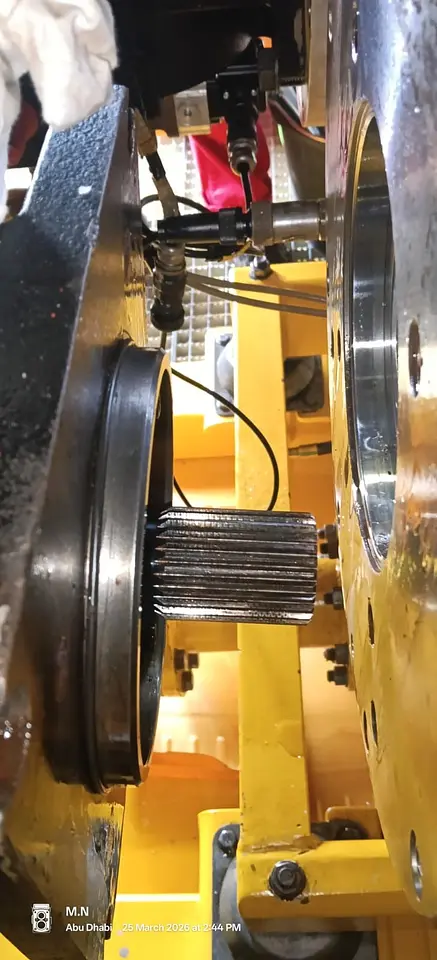 Crane Hoisting & Luffing Pump Gearbox Seal Renewal – Abu Dhabi, photo 4