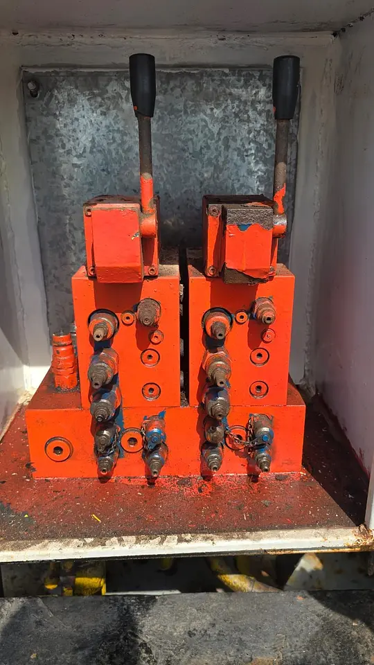 Deck Crane, Steering & Winch Hydraulics Overhaul – Khalid Port, Sharjah, photo 4