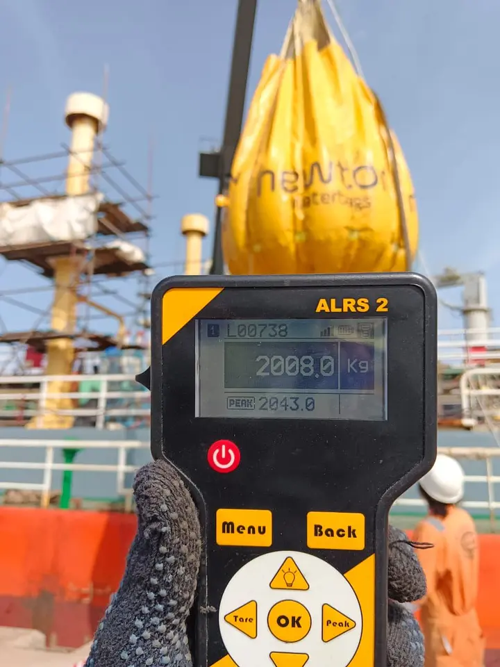 Midship Crane Load test,SWL:2000 Kg & Proof Load tested: 2500 Kg Accommodation Ladder Port & STBD SWL load Test,SWL: 325 kg, photo 1