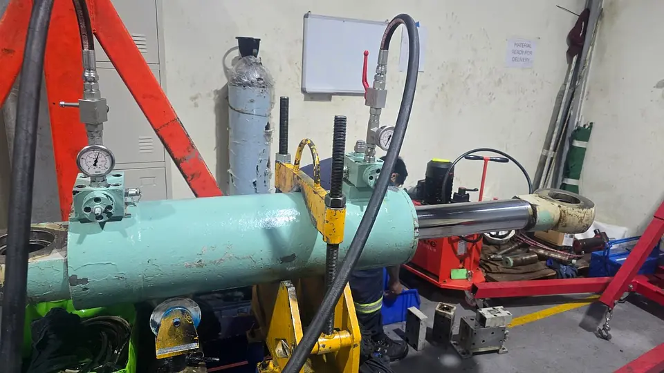 Deck Crane, Steering & Winch Hydraulics Overhaul – Khalid Port, Sharjah, photo 19