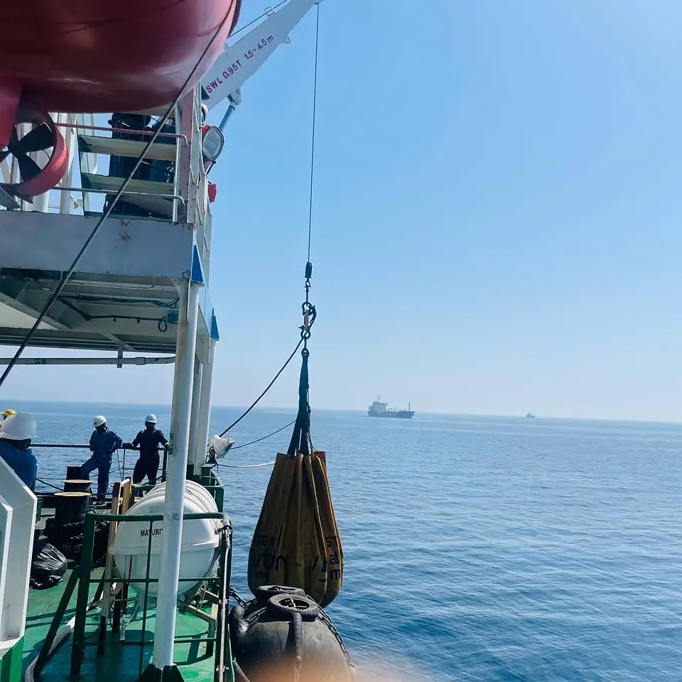 Crane Load Test on a Bunkering Vessel – Fujairah Anchorage, photo 1