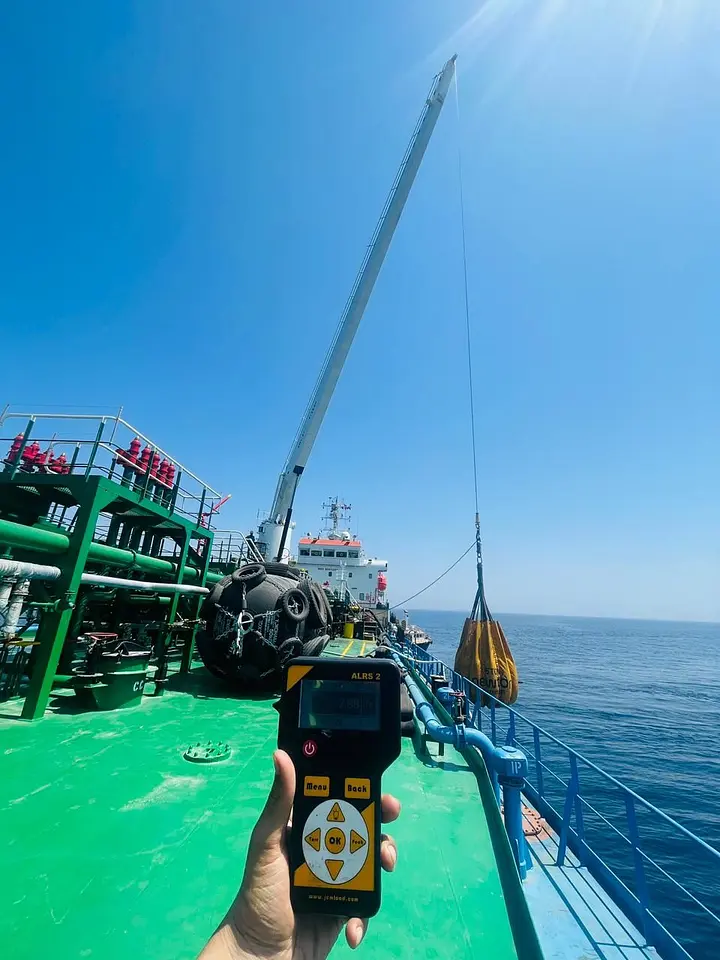 Crane Load Test on a Bunkering Vessel – Fujairah Anchorage, photo 2