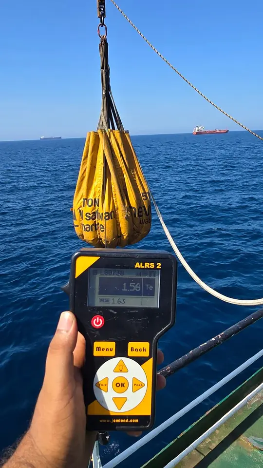 Deck Crane Load Test & Hydraulic Inspection – Khor Fakkan Anchorage, photo 2