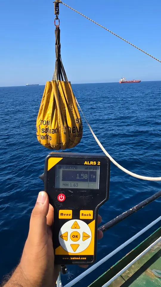 Deck Crane Load Test & Hydraulic Inspection – Khor Fakkan Anchorage, photo 6