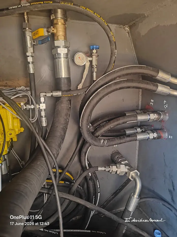 Hydraulic Hose Renewal on a 35-Ton Crane – Dubai Drydocks, photo 5