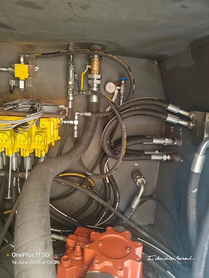 Hydraulic Hose Renewal on a 35-Ton Crane – Dubai Drydocks, photo 8