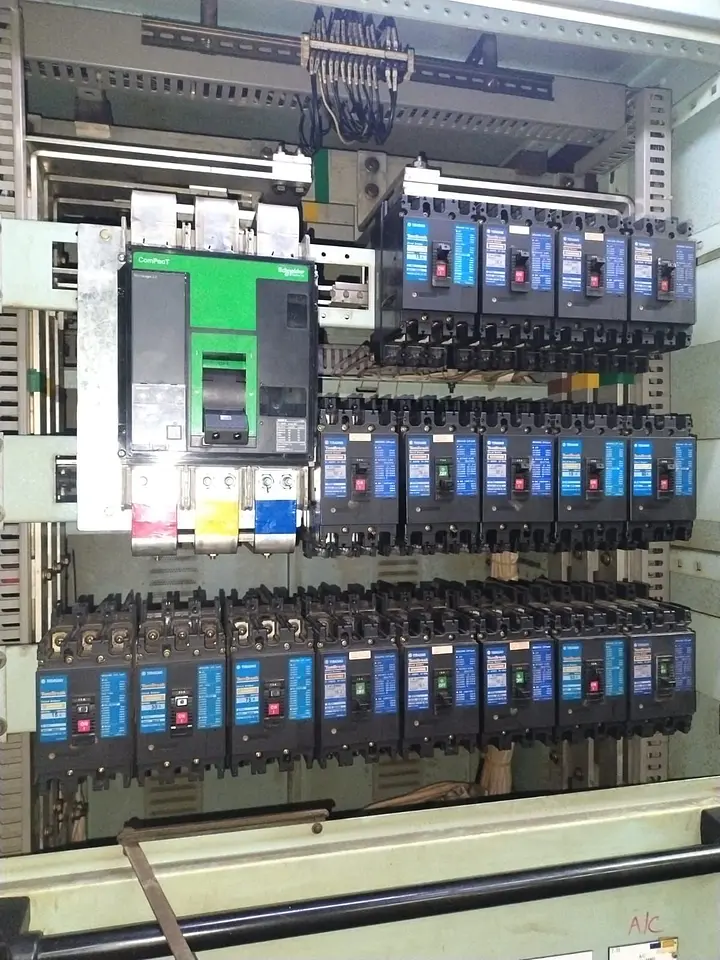 800A MCCB Installation & Main Switchboard Modification, photo 4