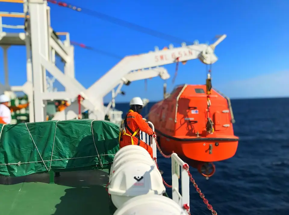 Annual Inspection of Lifeboat and Davits @ Fujariah Anchorage, photo 1