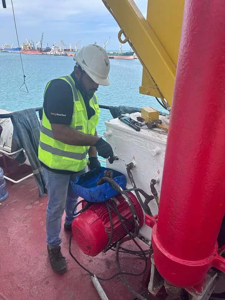 Annual Inspection of Freefall & Rescue Boat including the hydraulic repair work. @ Albwardy Damen, UAE, photo 5