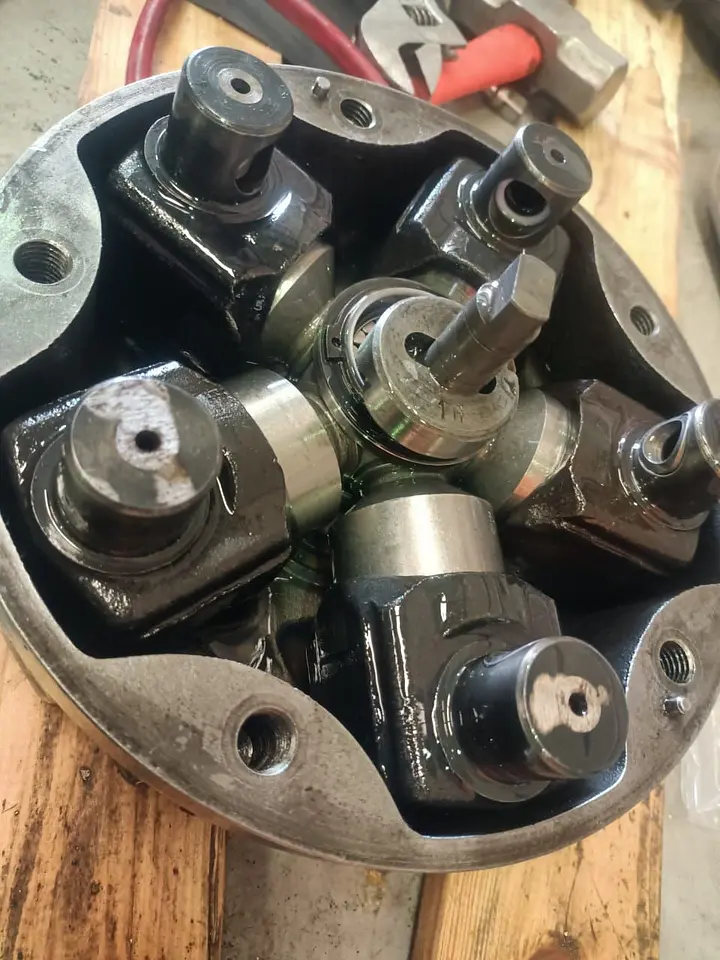 NM1- D31 Hydraulic motor overhauling, system troubleshooting, and system rectified For Rescue boat, photo 2