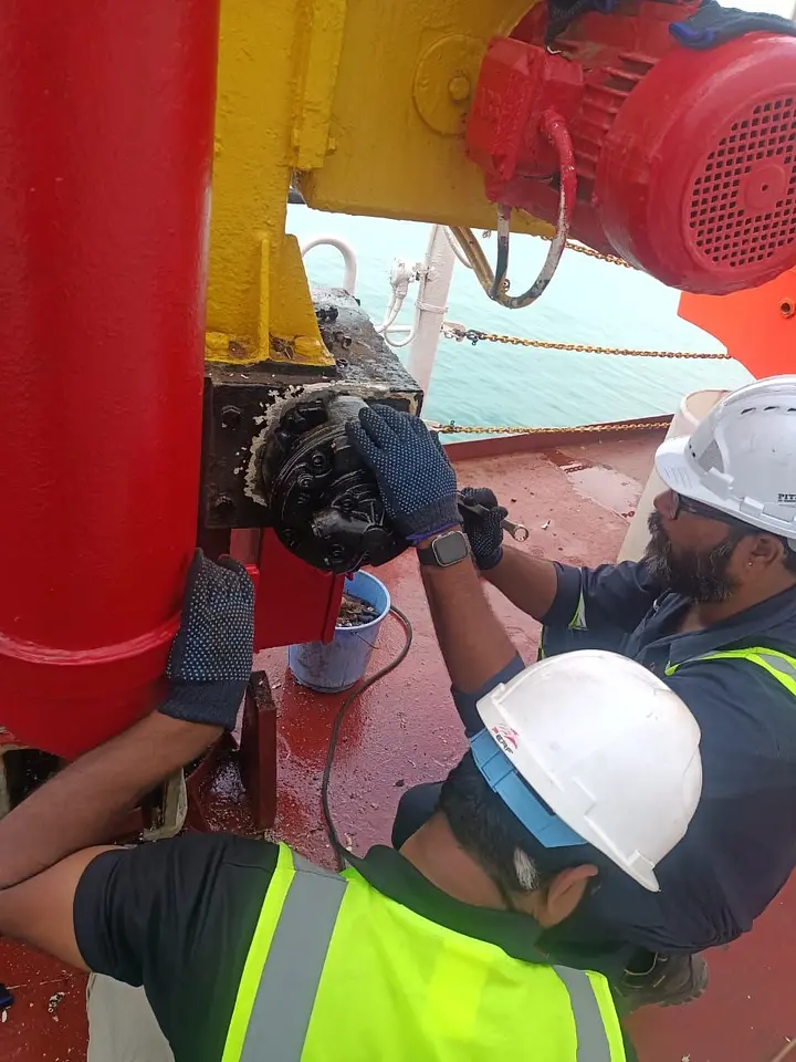 NM1- D31 Hydraulic motor overhauling, system troubleshooting, and system rectified For Rescue boat, photo 4