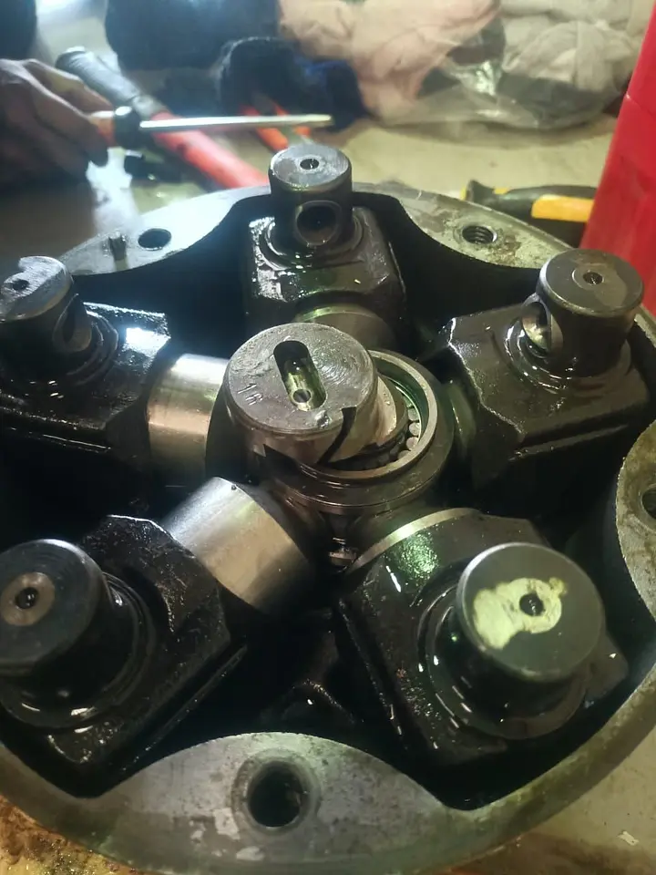 NM1- D31 Hydraulic motor overhauling, system troubleshooting, and system rectified For Rescue boat, photo 12
