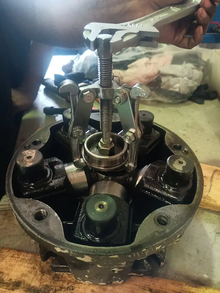 NM1- D31 Hydraulic motor overhauling, system troubleshooting, and system rectified For Rescue boat, photo 13