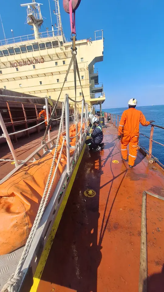 MOT Ladder & Portable Ladder SWL Test Using Water bags and load cell. @ Khorfakkan Anchorage, photo 8