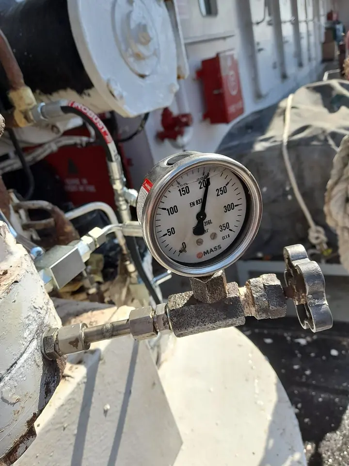 Fast Rescue Boat Davit Accumulator Pipeline Modification